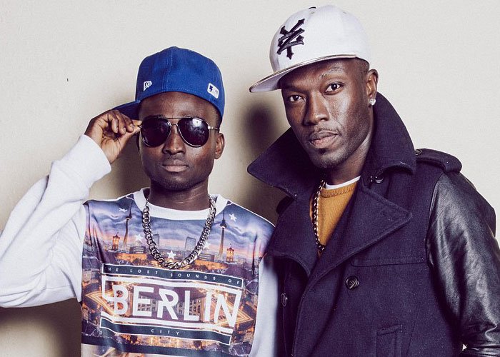JustSimonCowell's tweet photo. Simon Cowell signs @ReggieNBollie to his record label @syco music. Congratulation boys! https://t.co/901wFxXJpP https://t.co/tSj4Gn7LWl
