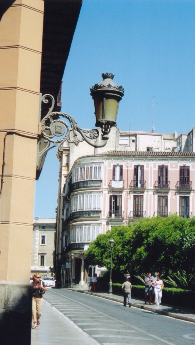 Academia_Malaga's tweet photo. Come to Malaga to learn Spanish! The blue sky will instantly put you in a good mood! https://t.co/vyFHirb9jm https://t.co/cFeBqOsddc
