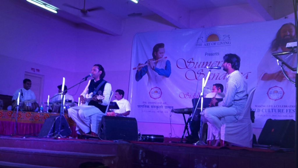 ArtofLiving's tweet photo. In Pune 800 people joined #OneWorldMeditation with Gurudev @SriSri on 17th Jan, followed by Gurupuja & Satsang. https://t.co/mKDZJBeEwk