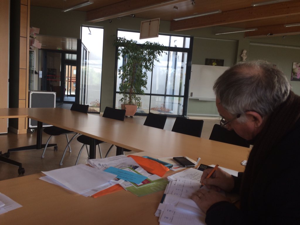 benoitonf's tweet photo. En permanence à Ecouflant avec André Marchand, député suppléant @LucBELOT #circo4901 #proximité https://t.co/LjVhgllOqu