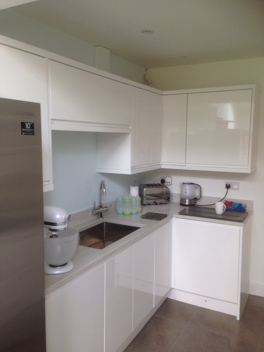 MawGreen's tweet photo. Looking back at some of the installations we have done and this kitchen is one of our favourites! https://t.co/XVw8cFRHPe