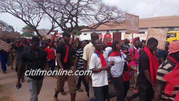 Citi973's tweet photo. Photos of Organised Labour demo in Western Region https://t.co/6PRUeMAO3Y