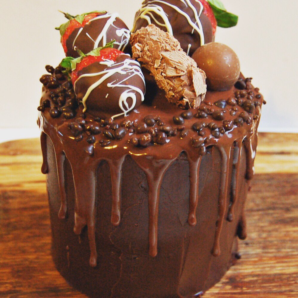 A 4" chocolate indulgence cake for Valentines. A personal fave :-) #valentinesday #chocolatecake #dripcake