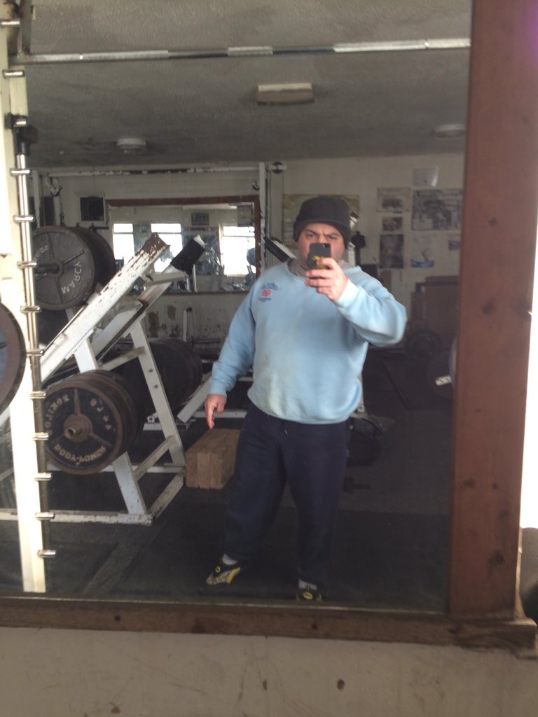 phillip_richard's tweet photo. #deadlift time. @williammurray25 watch out @gbpowerfed #british #champs #onewinner #powerlifting #coldgym https://t.co/0ZmFfxLGFL