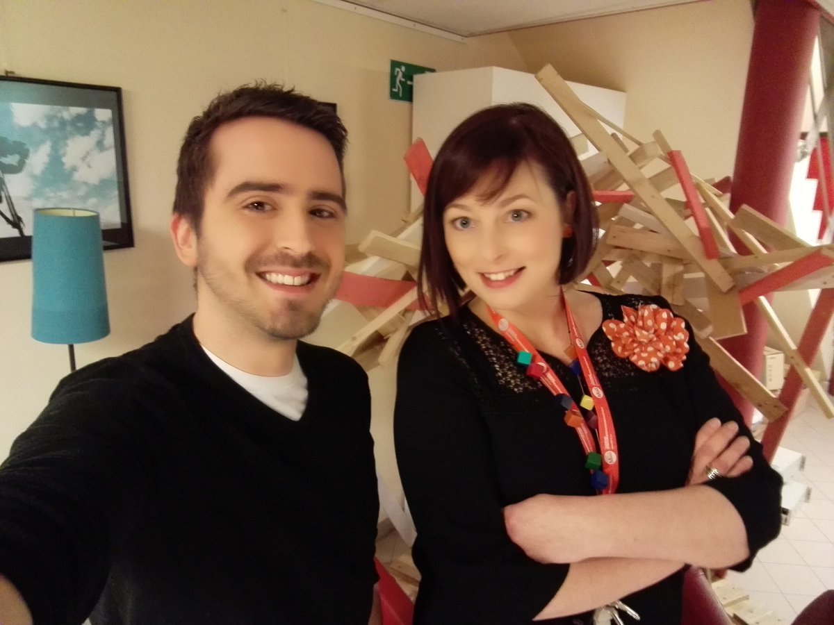2015histoires's tweet photo. On est prêt pour enregistrer les 2 dernières émissions de #2015h! Soyez au #rdv à 18h25! #socialtv @AgenceKalipso https://t.co/l0MMysn1Of