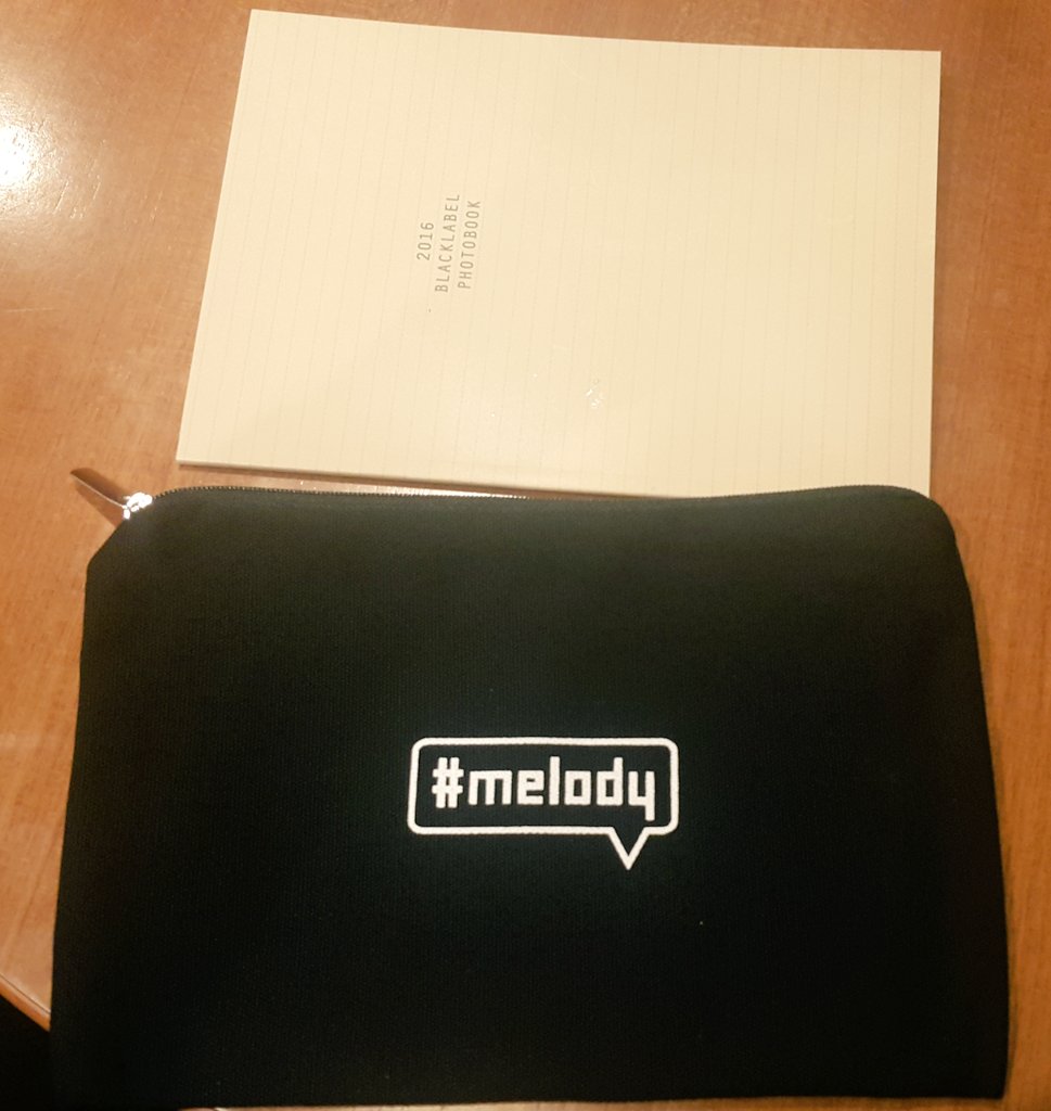 2016BLACKLABEL's tweet photo. [PREVIEW] 
SET SPECIAL GIFT!! 
MINI POUCH! 😙🙆 https://t.co/W0xeEHVinH