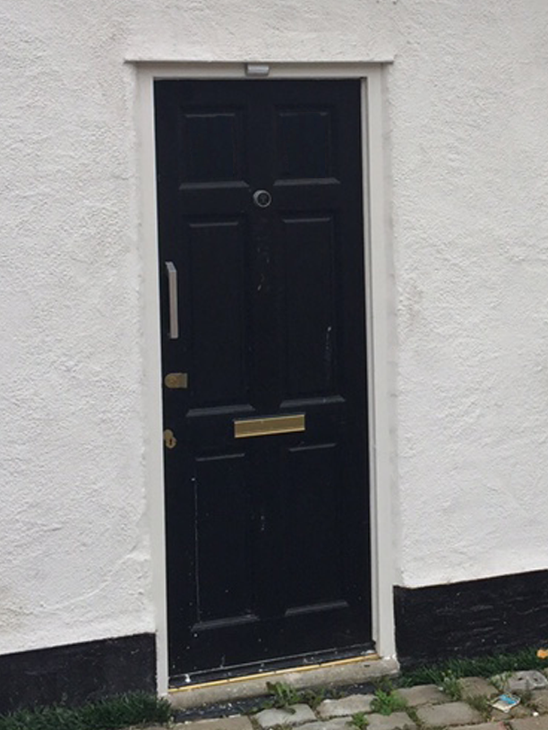 WeDoDoors's tweet photo. In #Blackpool, we replaced Lee's worn old door with our Kent #composite door. Take a look! - #WeDoDoors https://t.co/01JT4Iw5aR