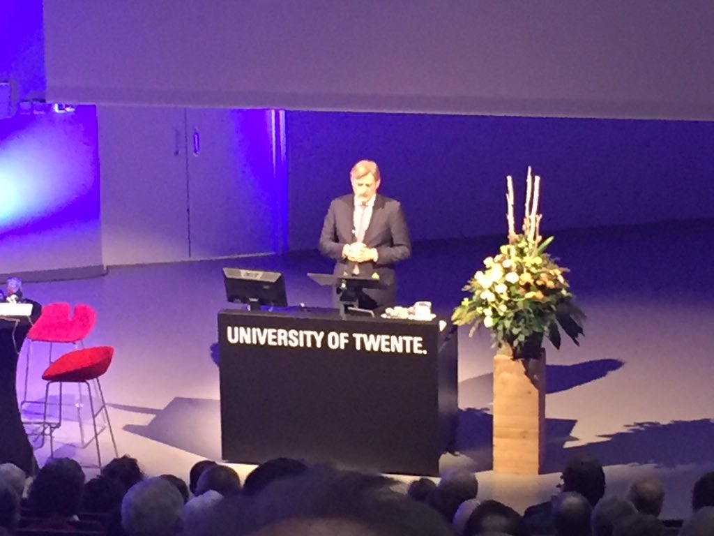 AtillaKerpisci's tweet image. Staatssecretaris Martin van Rijn spreekt over ouderenzorg en invloed van technologie. #utwente #hightechhumantouch