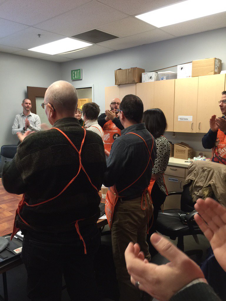 HD3835's tweet photo. Home Depot Cheer to start off the day! #SpringStaffing #SM #ASDS #D117 #OhioValley @John_Lerch @JWelchTHD @arglumm https://t.co/qgwEv1pWy8