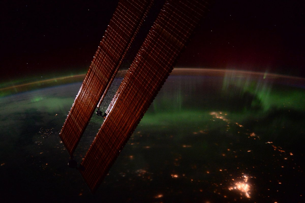 Getting a photo masterclass from <a href="/StationCDRKelly/">Scott Kelly</a> – magical #aurora flic.kr/s/aHsksZ9dQ8