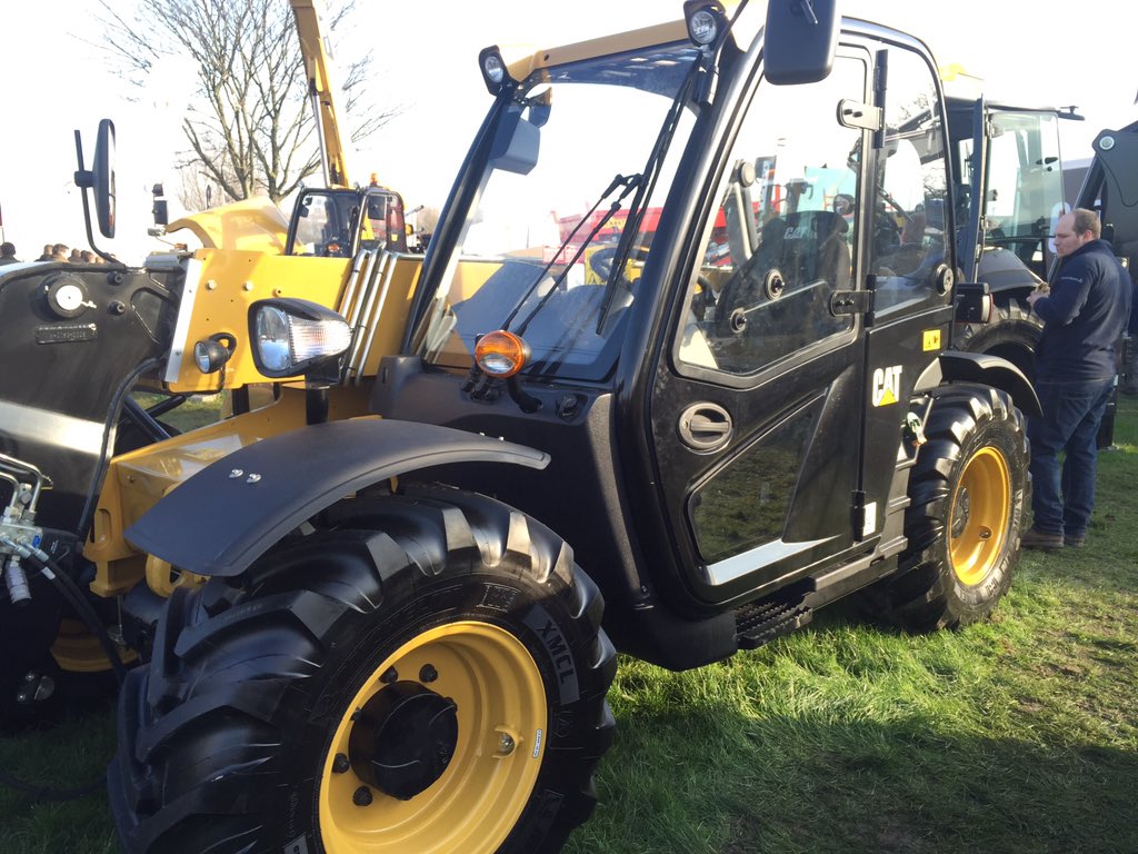 FinningNews's tweet photo. New D Series Telehandler here at @lammashow #CatAg https://t.co/U7HZaZSbZM
