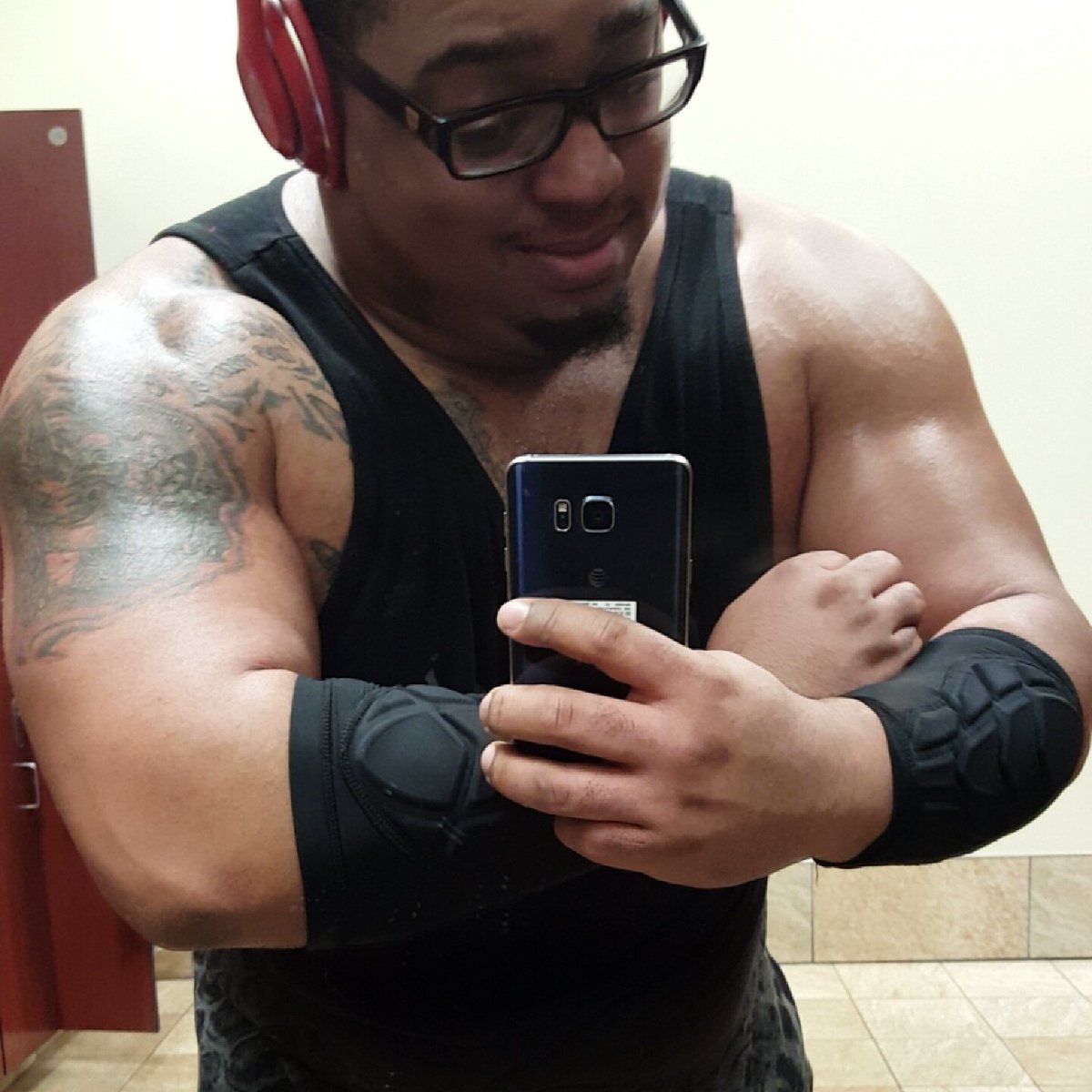 ALA_AMBASSADOR's tweet image. #aintnothingchanged #beefcake back #huntsville #heartthrob #redstone #rhino #fitness #work #Ironman #workout #monsta