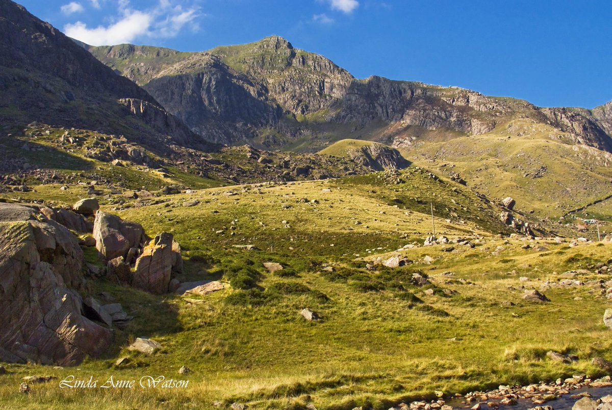 angelisto's tweet image. Thank you for Rt @WalesDaily  have a great day 🌺🌻🍄🌾🌹🍀🌿🍂🌷🌸🍃Llanberis Pass... #Wales #awesomescenery