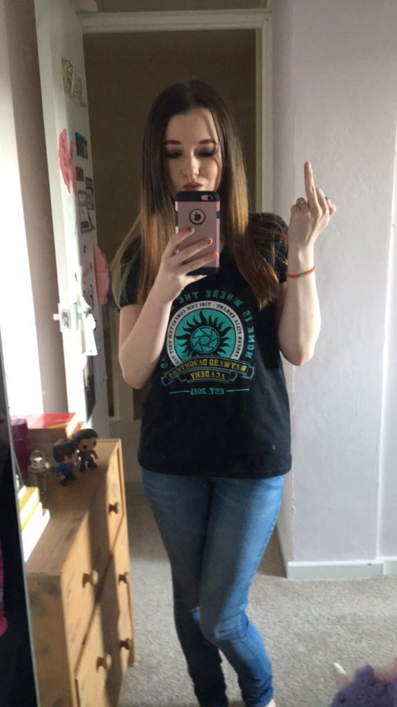 RobynEilish's tweet photo. Look what arrived today! My outfit for my next spn con is sorted!! #StandWithWaywardDaughters @kimrhodes4real https://t.co/uu594EdPYL