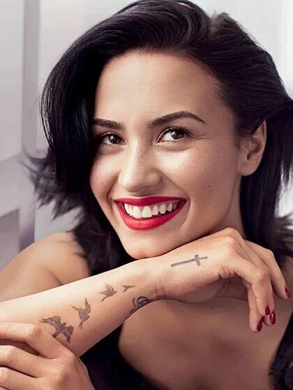hmlovatic's tweet photo. Calma demi que nois só tem um coração #DemiBestFans2016 https://t.co/T4kZTAgaoW