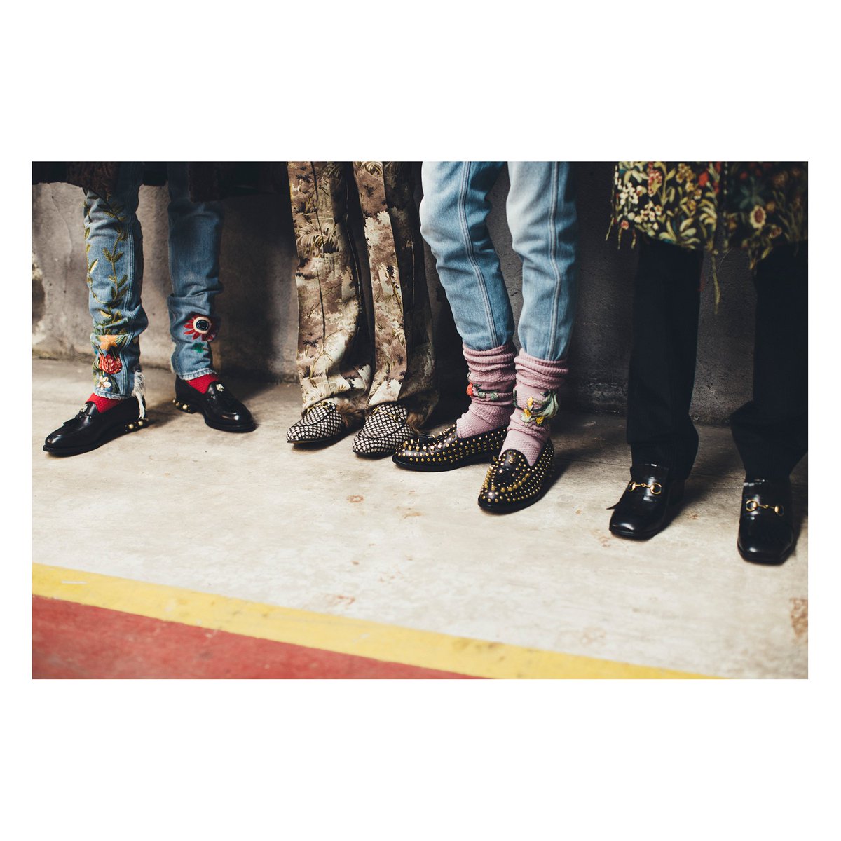 gucci's tweet image. Studs, pearls and check fabric—presenting the shoes of the men’s #GucciFW16 runway. #AlessandroMichele