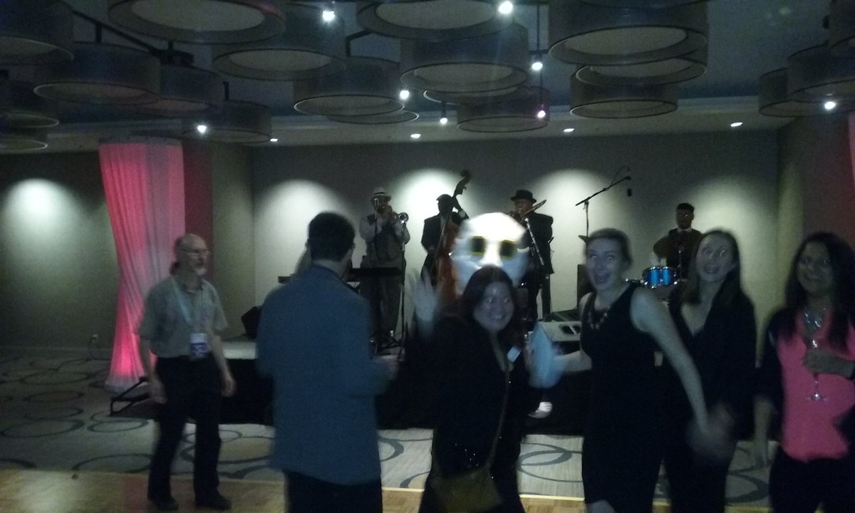 docdivakar's tweet photo. Rocking #Chiphead at last night's #DesignCon2016' reception! https://t.co/dTNzVJyX4Z @UBMDesignCon #EETimes #EDN https://t.co/ByNP8wBKM6