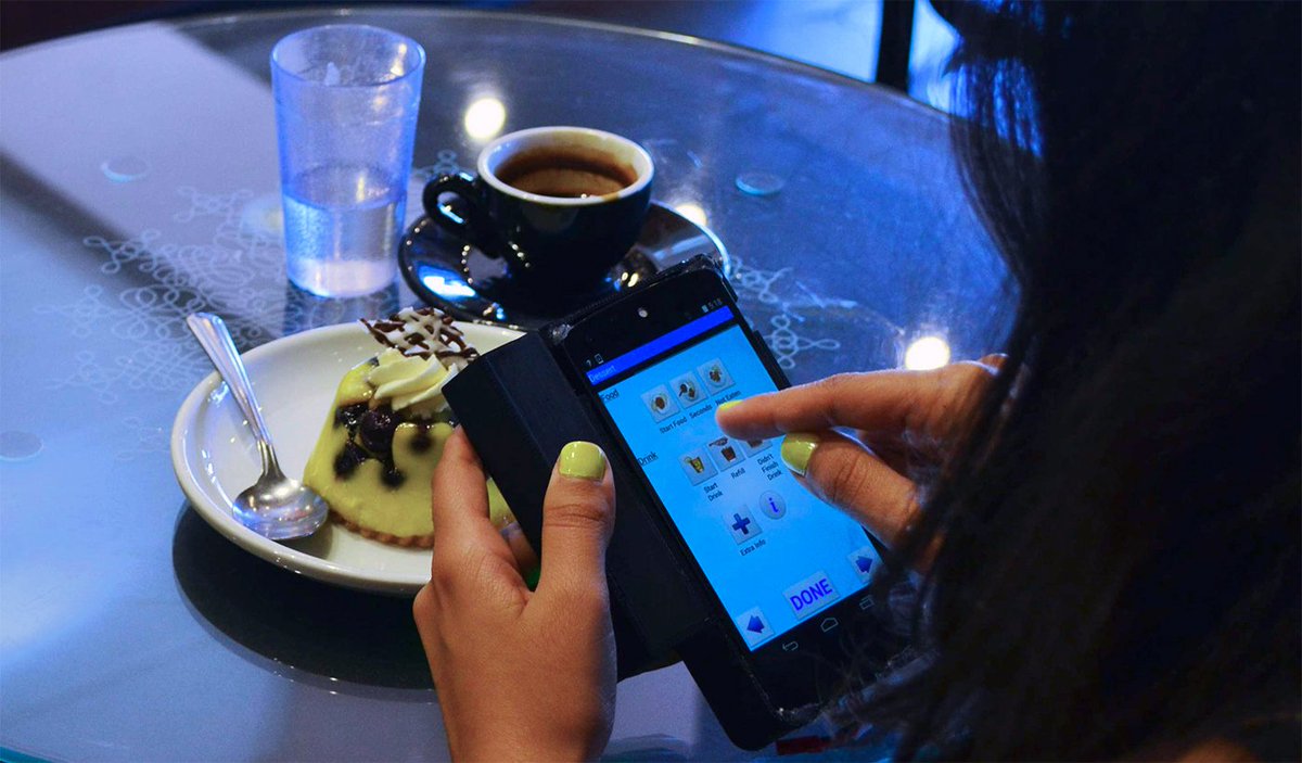 CES's tweet photo. .@NutriRay3D’s 3D-scanning phone accessory can count how many calories are on your plate 
https://t.co/ke7QYDMviv https://t.co/UdxNzcWjNp