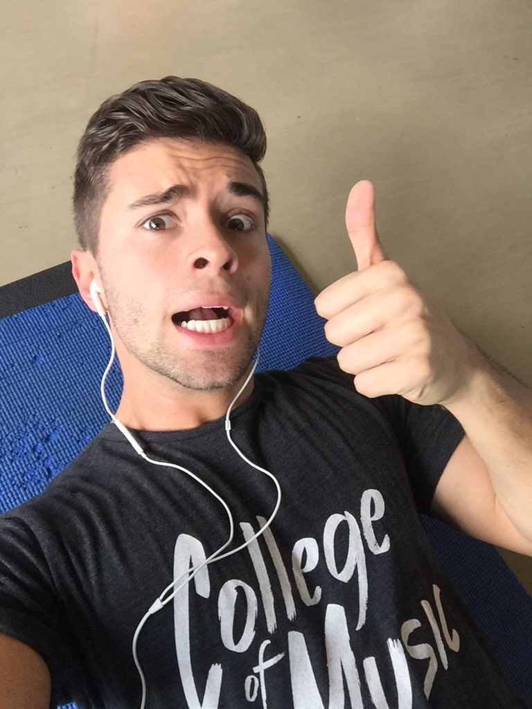 James_Yammouni's tweet image. This guy just signed a modeling deal😂😂 congrats 10k!! @jakemiller!!! Singer songwriter/gambler/model