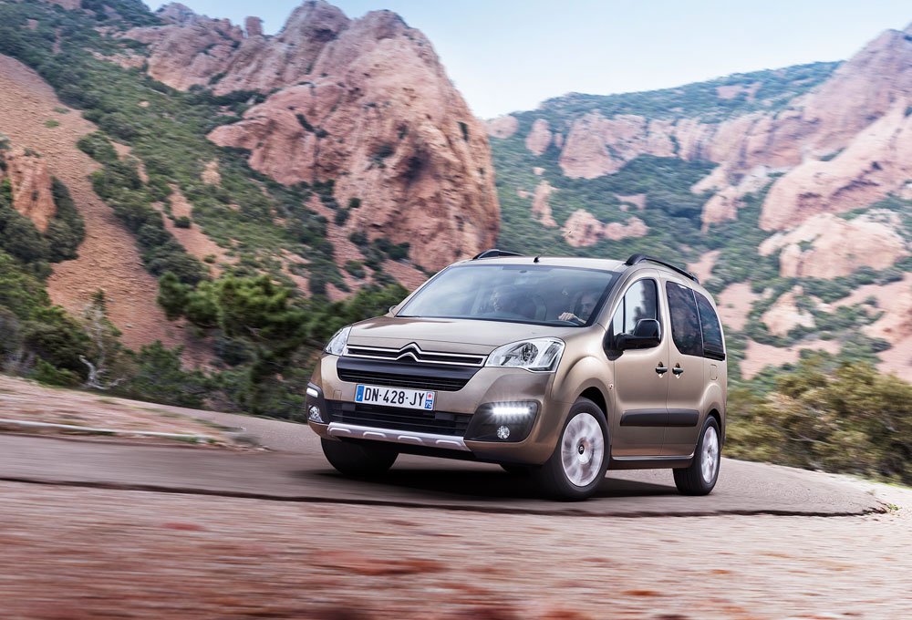 The Luxonomist tweet media