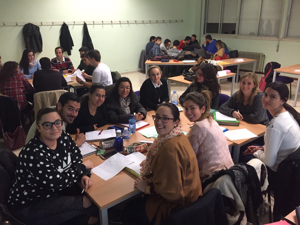 guillermo_mkhh's tweet photo. Ganar una #negociación es lograr tus objetivos realistas... no quedar por encima del otro #MBA2015UMA https://t.co/ciX33XOmId