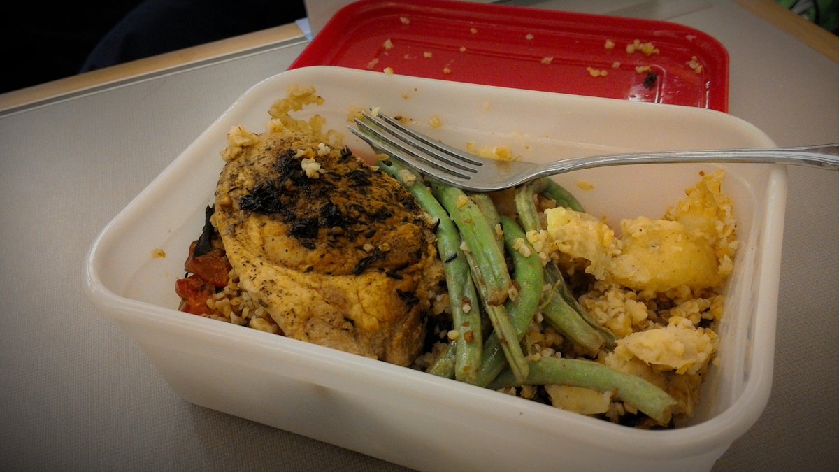 StressFreeUI's tweet photo. Having lunch for the next day #keepsmewell https://t.co/VdZp5dOGFz