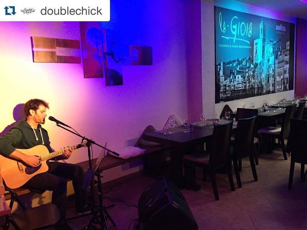 Lexi_B_Tyler's tweet photo. @xevichase : https://t.co/fMQ5lsJ1Xe | #TONIGHT a les 21:15 (Puntuals) #DoubleChick #LiveShow #Acústic al Restaura… https://t.co/XIIPdGL5ZW