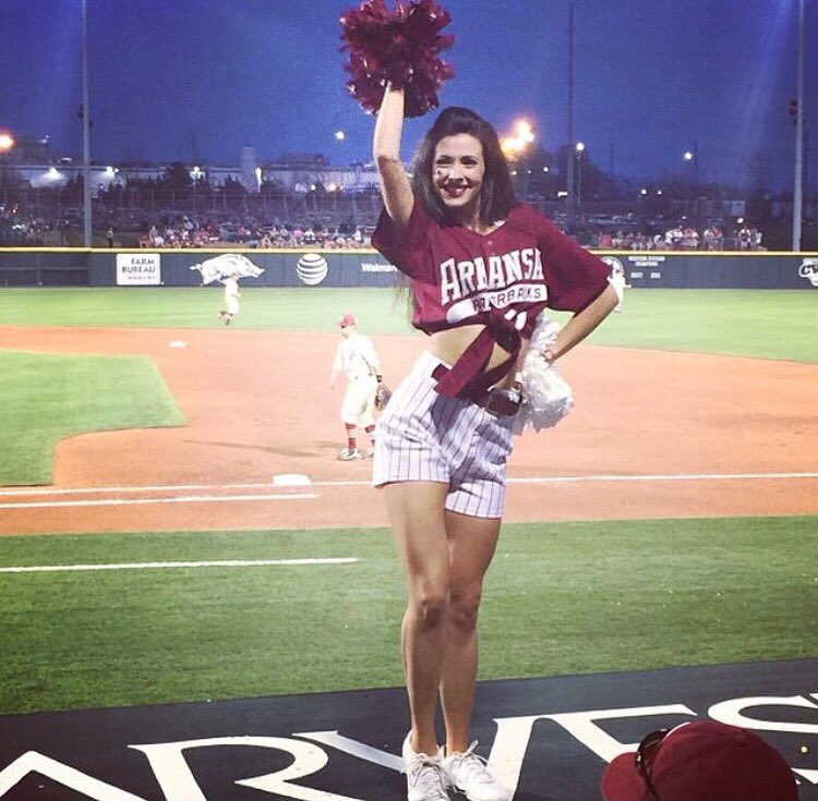 RazorbackSpirit's tweet photo. #SeniorSpotlight on #RazorbackPom, Miranda!
To read more about this Senior:
https://t.co/l6B78C4JXw https://t.co/YlBJ5OfN3j