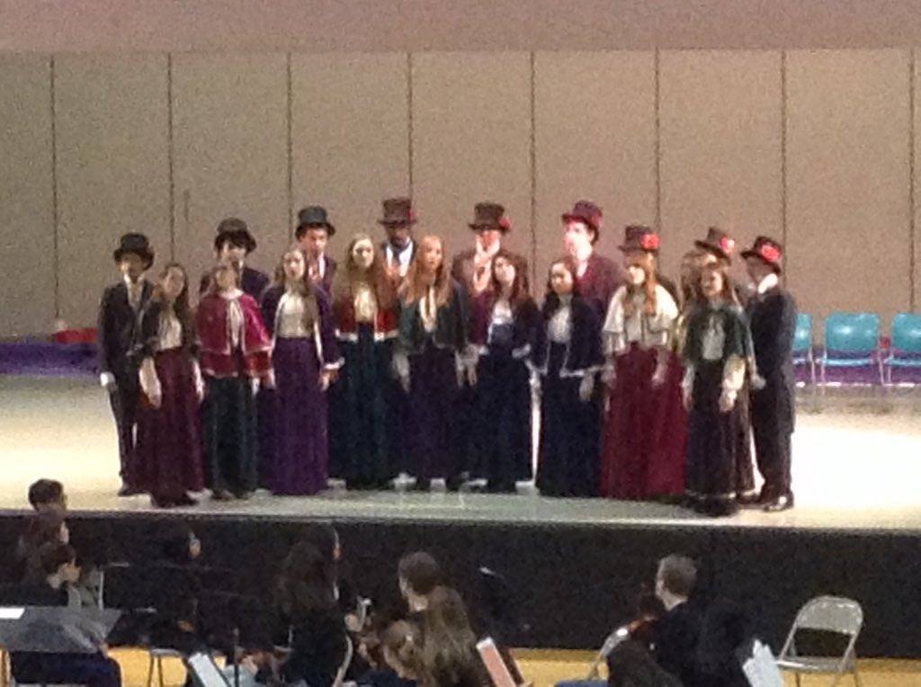 <a href="/SandburgHS/">Carl Sandburg H.S.</a> choir performing <a href="/CenturyWildcats/">Century Junior High</a> #beatboxingskills #iwantthathat