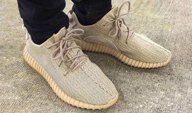 RapperUpdates's tweet photo. Need some yeezys .  .  . ASAP https://t.co/qrDD40pcyf