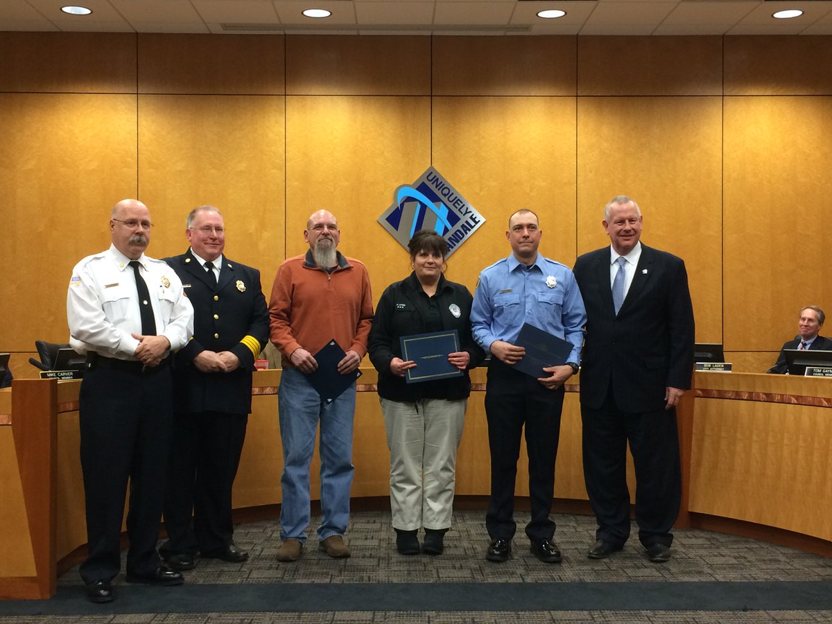 Westcom911's tweet photo. City of Urbandale recognized Westcom Dispatch Hyde for a life save, performing CPR on Thanksgiving morning. Congrats https://t.co/rwA8zHJLRE