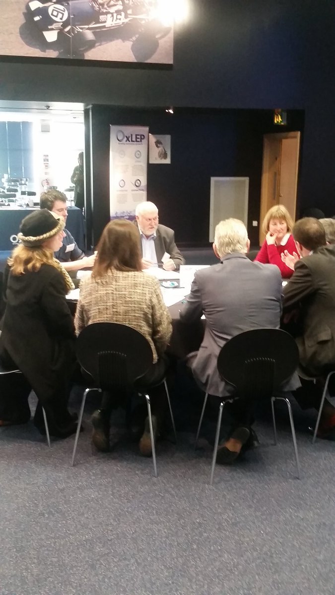 InvestInOxon's tweet photo. Nigel Rix, KTN, leads discussion on Oxfordshire's Electronics and Sensors sector. https://t.co/iBrRvtm0xW