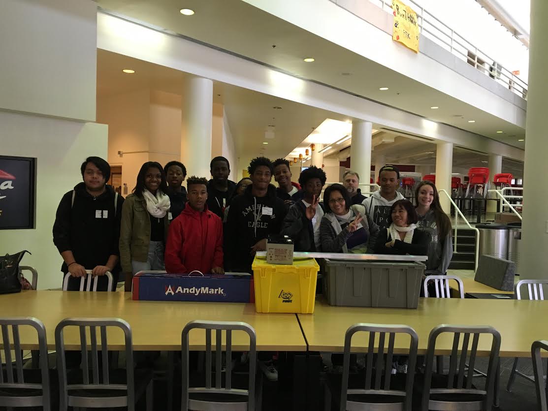 omgrobots_rt's tweet photo. RT SussexCHS: SCHS #FRC 6021 Kickoff Event VCU #smm101 #vafirst #omgrobots #smwrksp101 https://t.co/i2A2G2S1va