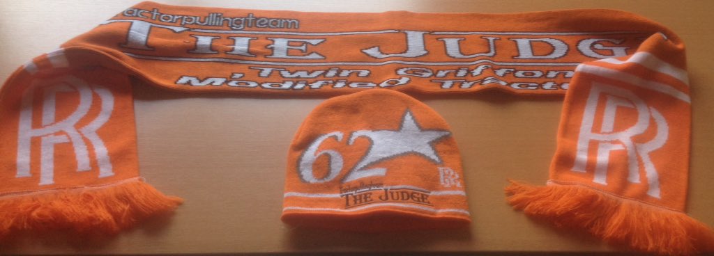 Team_The_Judge's tweet photo. ***ACTIE***
Zaterdag lekker warm langs de baan zitten bij @TPZwolle? 
Sjaal €12.50 muts €12.50 samen voor €20,- https://t.co/Rpw9CVC2zX