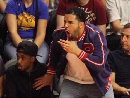 blluF's tweet image. والله جاه رد قووي .. الله لايحطني بمكانه😂😂.