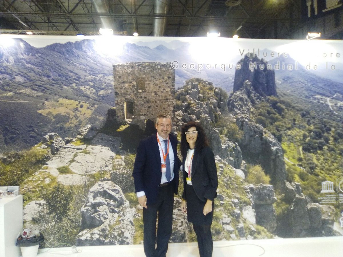 Redmeridian_'s tweet photo. Con Dario del Hotel Huerta Honda de Zafra #Fitur2016 #turismo #comunicacion #redmeridian https://t.co/rbb30XxcgV