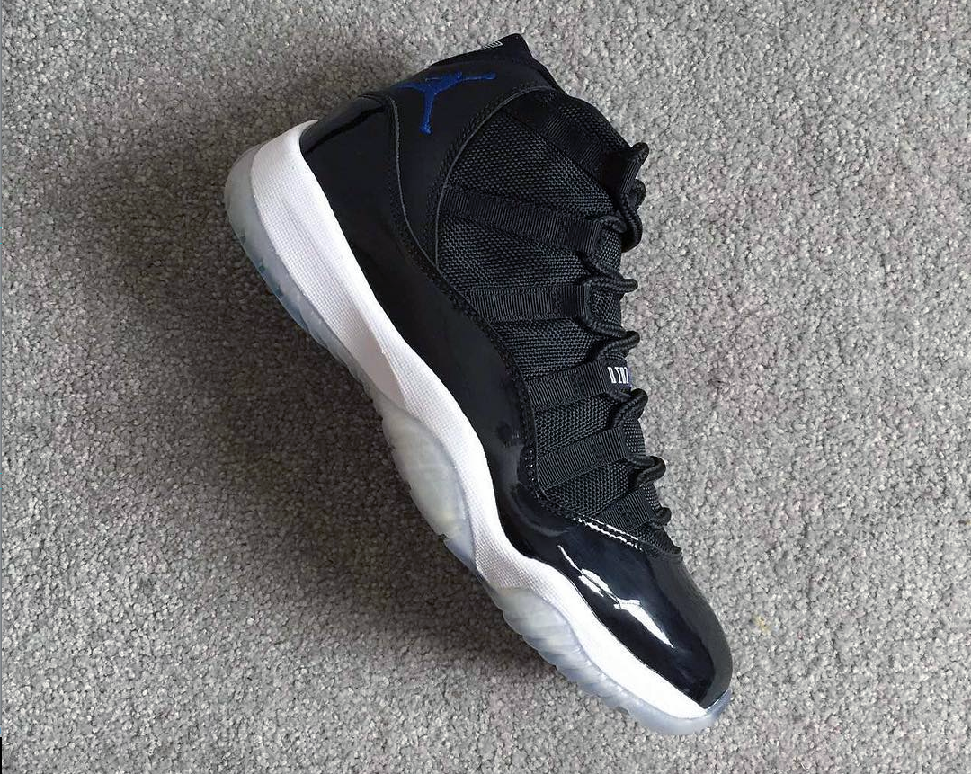 ComplexBets's tweet photo. Space Jam Jordan 11s for 2016? https://t.co/ABcVJ4W2oO https://t.co/RhOrqi9tNa