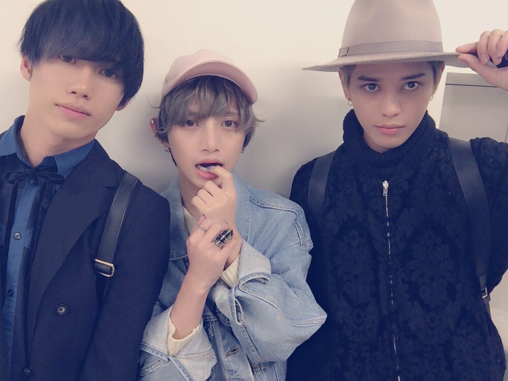 とまん from XOX on Twitter \u0026quot;ピチカートでカラーしてもらって寒すぎてタクシーで帰ってきた😣🚖。 カラーは明日載せるね!だからカラー前の写真ぽいっ!