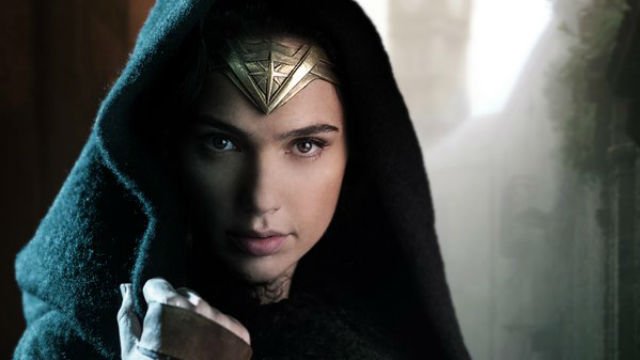 Mashable On Twitter Wonder Woman Pummels Bad Guys In First Footage