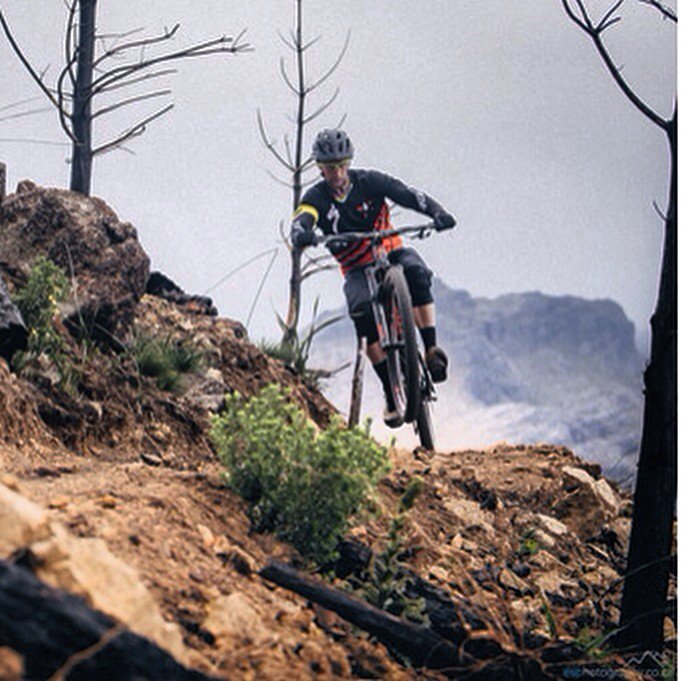 Awkward braap on the techy trail named after my bud Paul, "The Plumber" @RevCyc <a href="/BOS_Sport/">BOS Sport</a> <a href="/BOS_Sport/">BOS Sport</a> @BOS