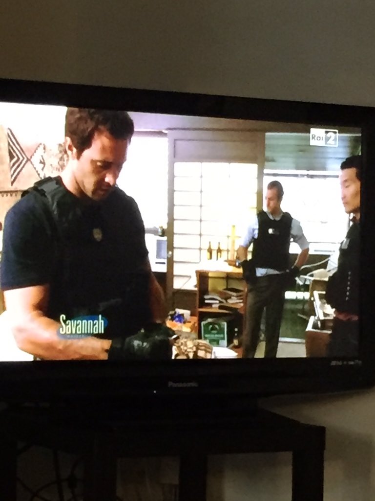 Kiara_1D_'s tweet photo. Watching @HawaiiFive0CBS ๐พ #finallyrelax https://t.co/6fS5PBqBIv