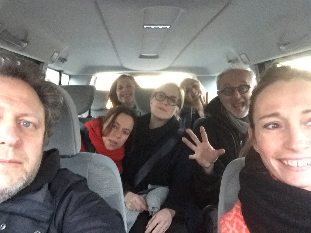 deRoovers's tweet photo. Dernière #Geloofhoopenliefde om 20u15 in een tsjokvol @cminecc ! Minifeest i d #FroeFroe minibus. https://t.co/9lfHzLYioz