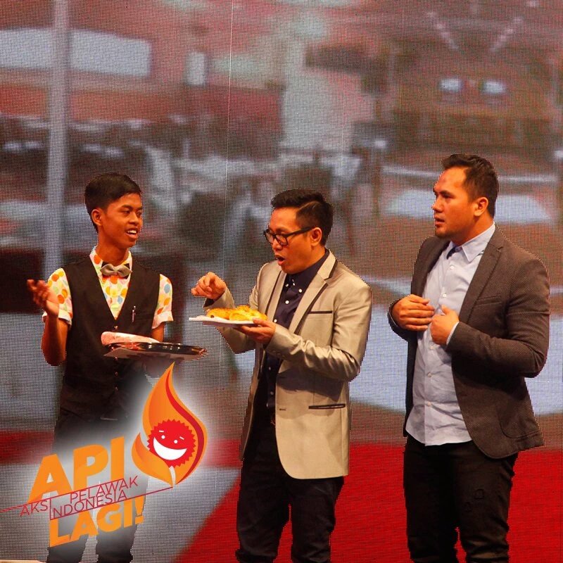 inayatus_inq's tweet photo. In Action Om Aji @saipul_jamil di @APILAGI_MNCTV 
#SaipulJamilAPImnctv https://t.co/UqDY7ccJB6