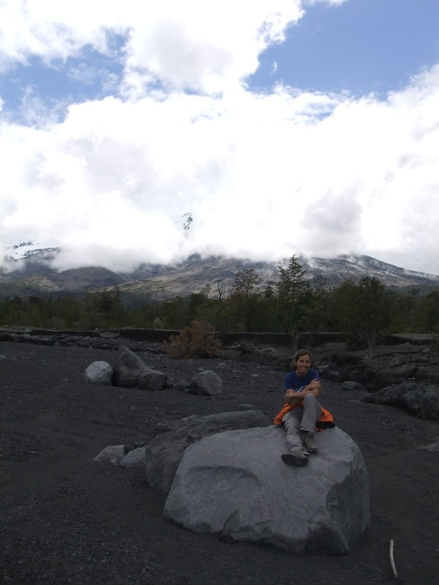 rwtexperiences's tweet photo. Day 317: Solitario #Trek from Saltos del Petrhohé to Ensenada, going around the hillside of Osorno #volcano #ttot https://t.co/hQeDsa4H8k
