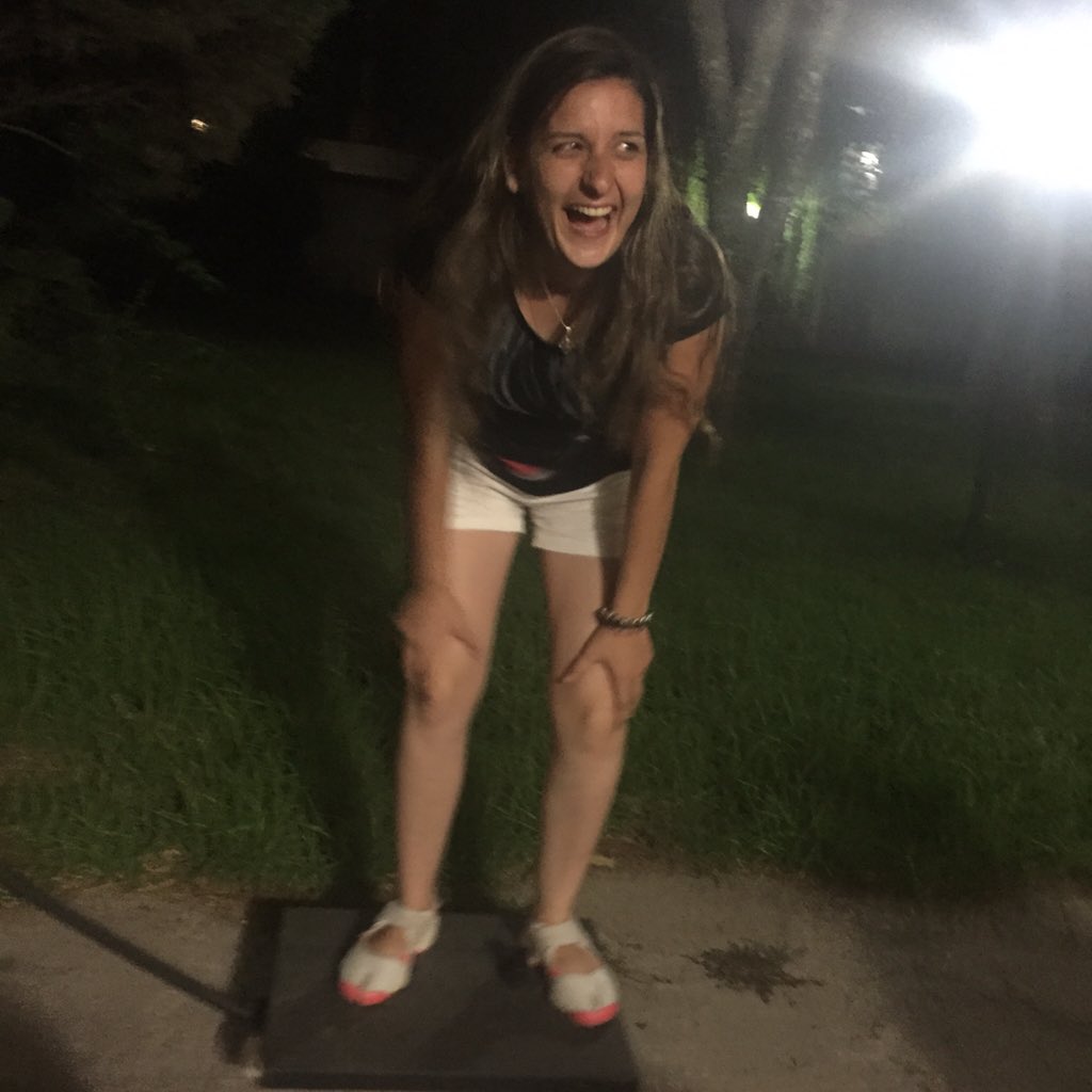 tuttinaa's tweet photo. Feliz cumple Maquiiiiiitaaaaaaaaaa que seas feliz hoy y siempre !!!!!!! 🙌🏽😁🎉🎈🎁🎂@macagalanzino https://t.co/jpDlak4D9a
