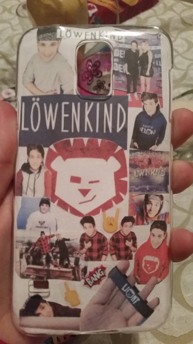 only_timo's tweet photo. @TheRealLiont
Wie findest du meine #neilon handy Hülle 😌🐾💖 https://t.co/alEhZiNkb3