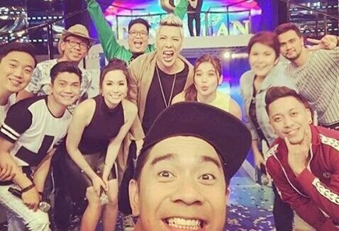 ViceGandaorg's tweet photo. itsShowtimena: RT VhinCes: Ang super kulit at funny na Showtime family!!!

ShowtimeTNT itsShowtimena 
#ShowtimeFUN… https://t.co/zDyj21ZK93