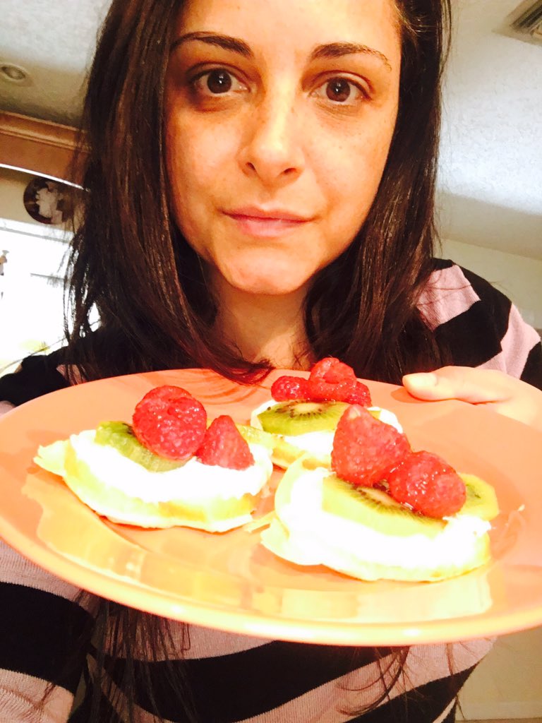 lapetitebaker's tweet photo. Woohoo! Done and ready to eat my #wondersilm #hotcakes delish #healthybreakfast https://t.co/uD9aii9VQX