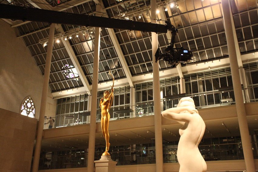 MuseumSecrets's tweet photo. Diana's epic selfie stick, am I right @metmuseum ? #museumselfie https://t.co/1QGs5w43Ry