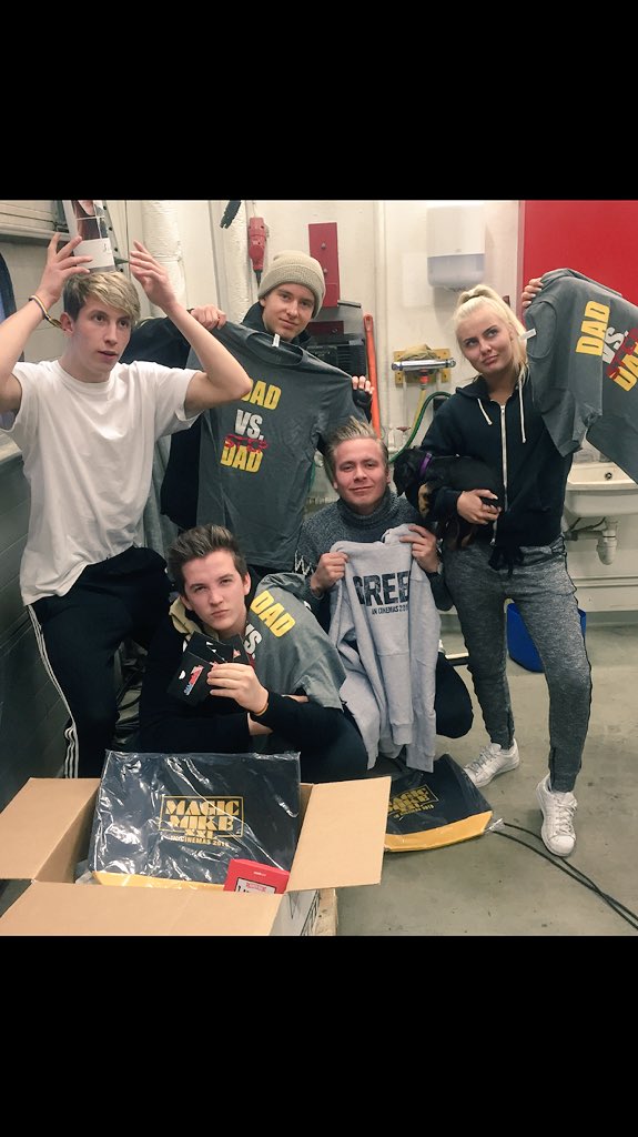 Útvarpsnefndin er ekkert að grínast!
Fullt af vinningum í boði
FM 106,1